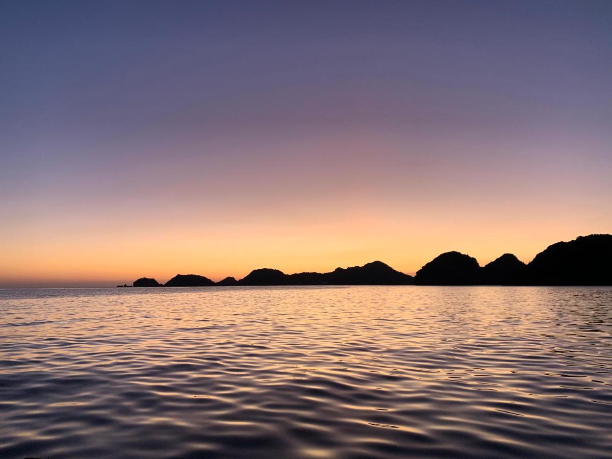Ocean Beach Resort Cat Ba Island Екстер'єр фото