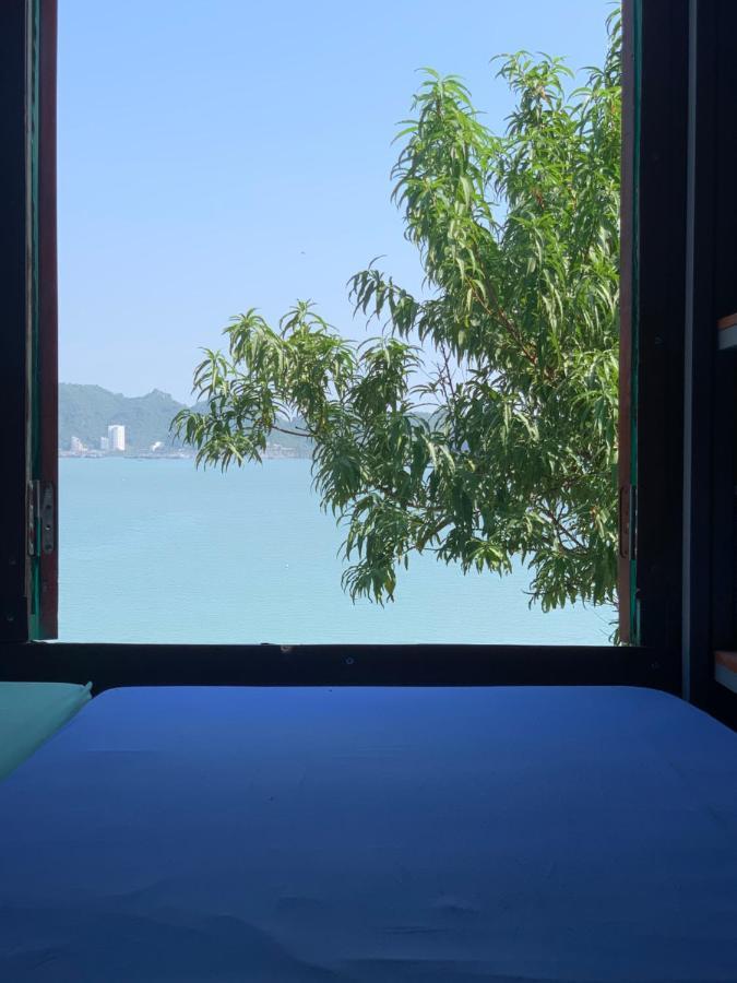 Ocean Beach Resort Cat Ba Island Екстер'єр фото
