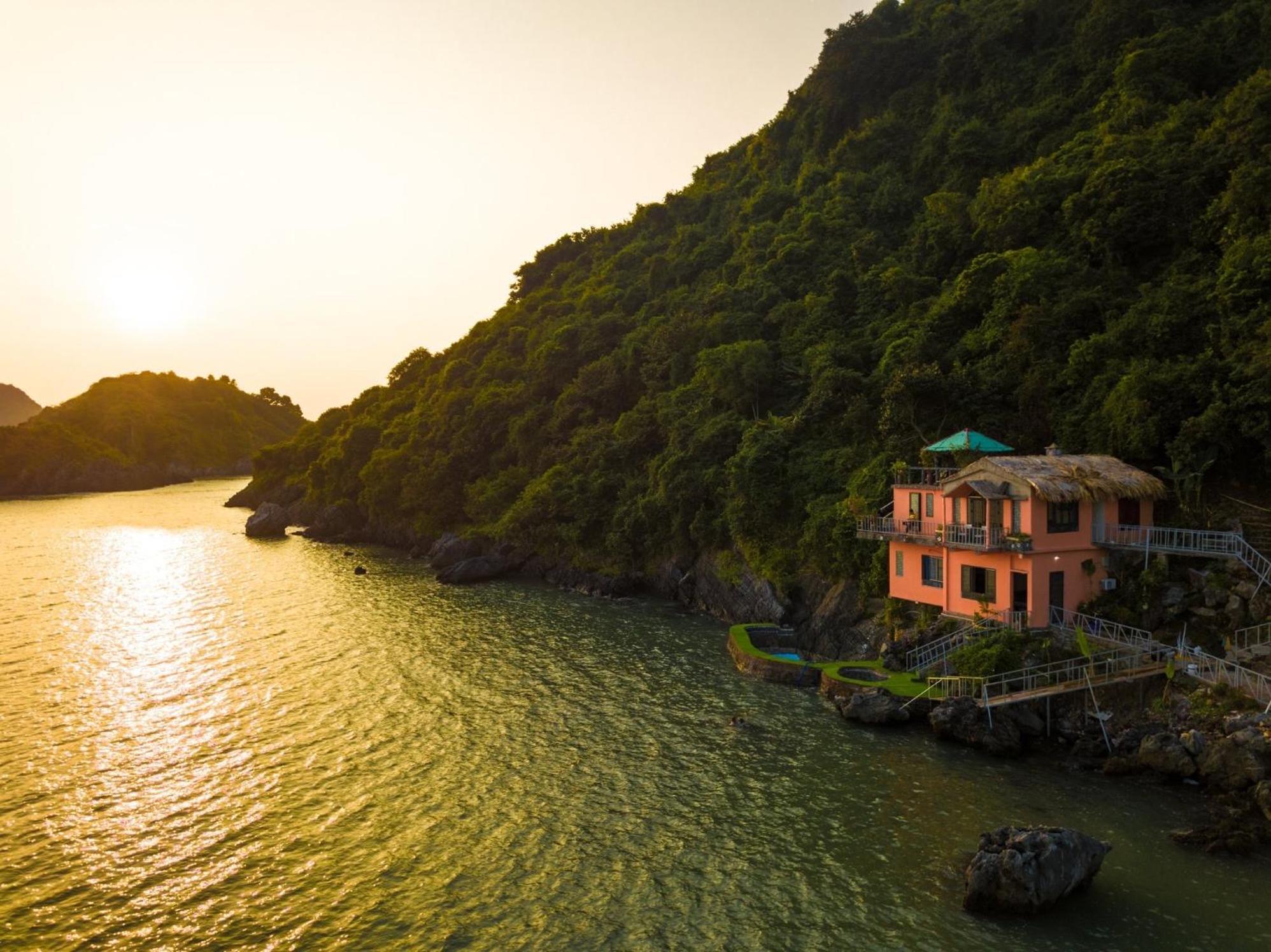 Ocean Beach Resort Cat Ba Island Екстер'єр фото