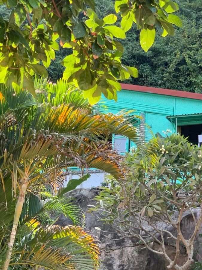 Ocean Beach Resort Cat Ba Island Екстер'єр фото