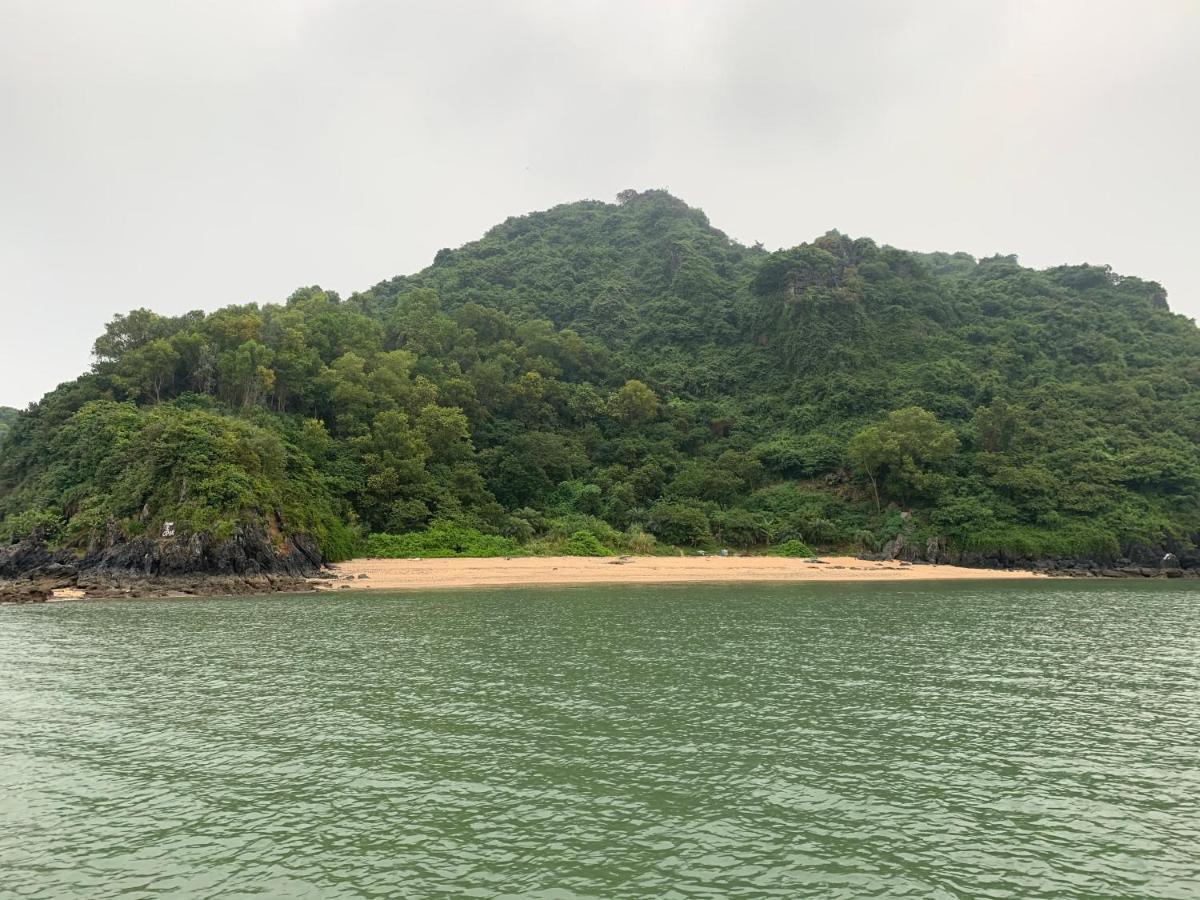 Ocean Beach Resort Cat Ba Island Екстер'єр фото